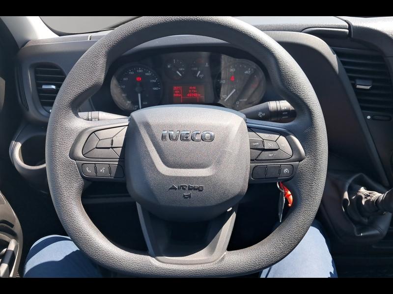 Image IVECO Daily CCb Iveco Daily CCb 35-160H / 3.0 160CH / CAISSE & HAYON / 35C16 / 2024 /