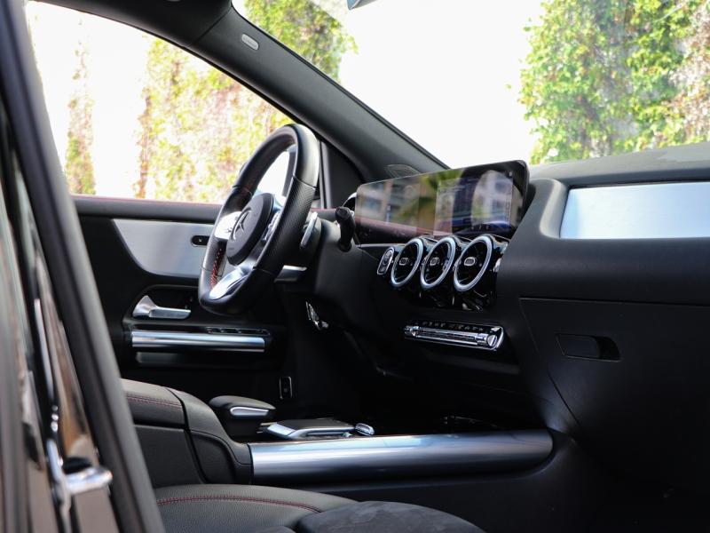 Image MERCEDES-BENZ GLA 200 163ch AMG Line 7G-DCT