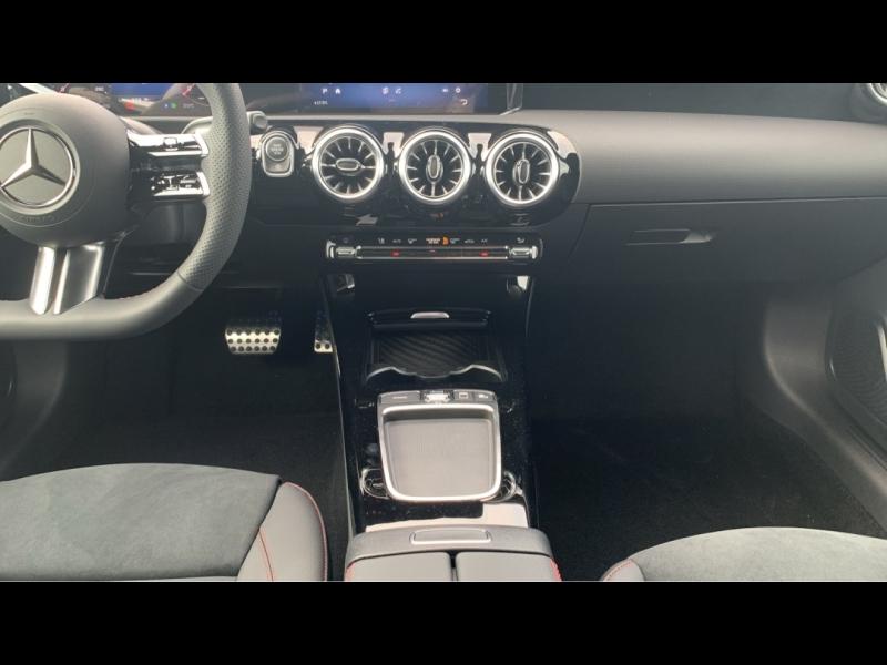 Image MERCEDES-BENZ Classe A 200 163ch Star Edition 7G-DCT
