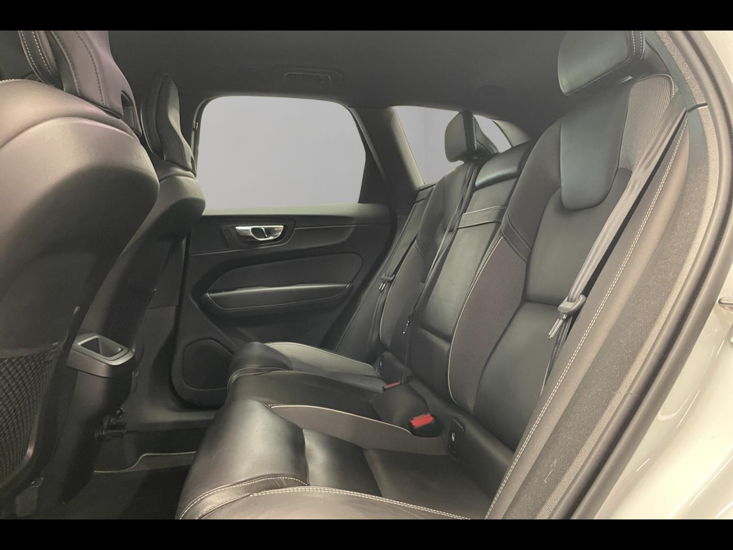 Image VOLVO XC60 B4 AdBlue 197ch R-Design Geartronic