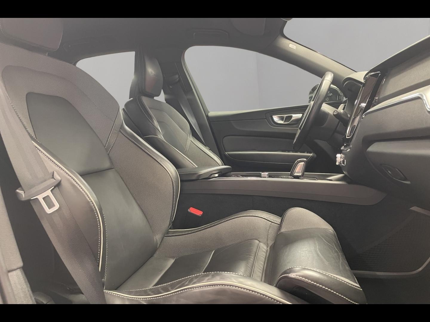 Image VOLVO XC60 B4 AdBlue 197ch R-Design Geartronic