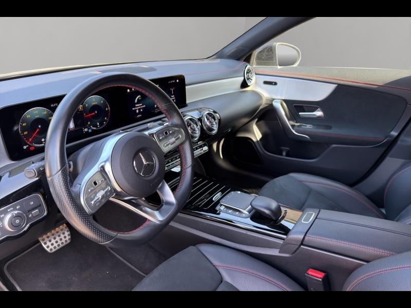 Image MERCEDES-BENZ CLA Shooting Brake 220 d 190ch AMG Line 8G-DCT