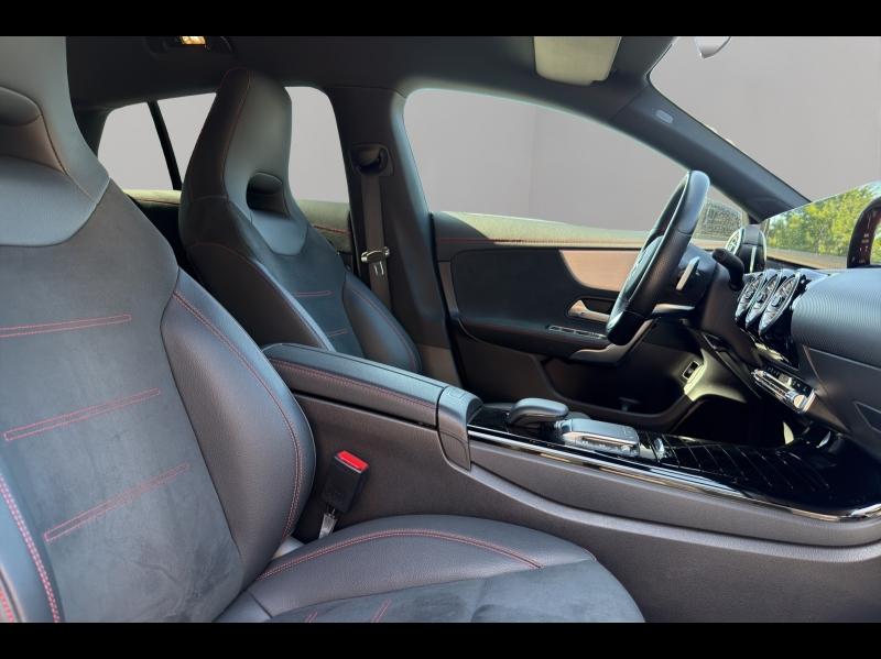 Image MERCEDES-BENZ CLA Shooting Brake 220 d 190ch AMG Line 8G-DCT