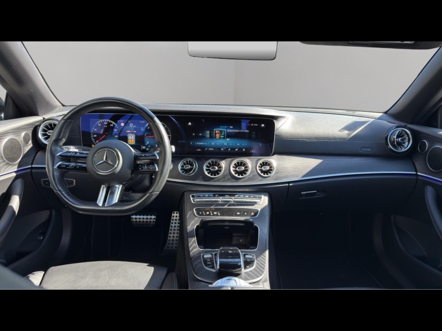 Image MERCEDES-BENZ Classe E Cabriolet 220 d 194ch AMG Line 9G-Tronic