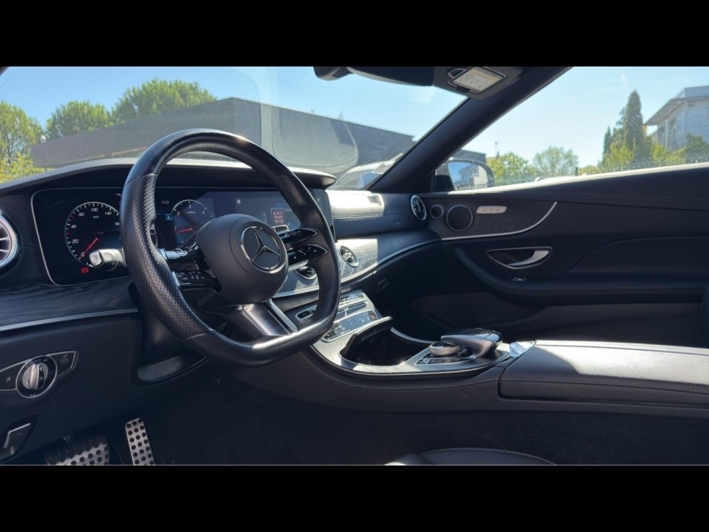 Image MERCEDES-BENZ Classe E Cabriolet 220 d 194ch AMG Line 9G-Tronic