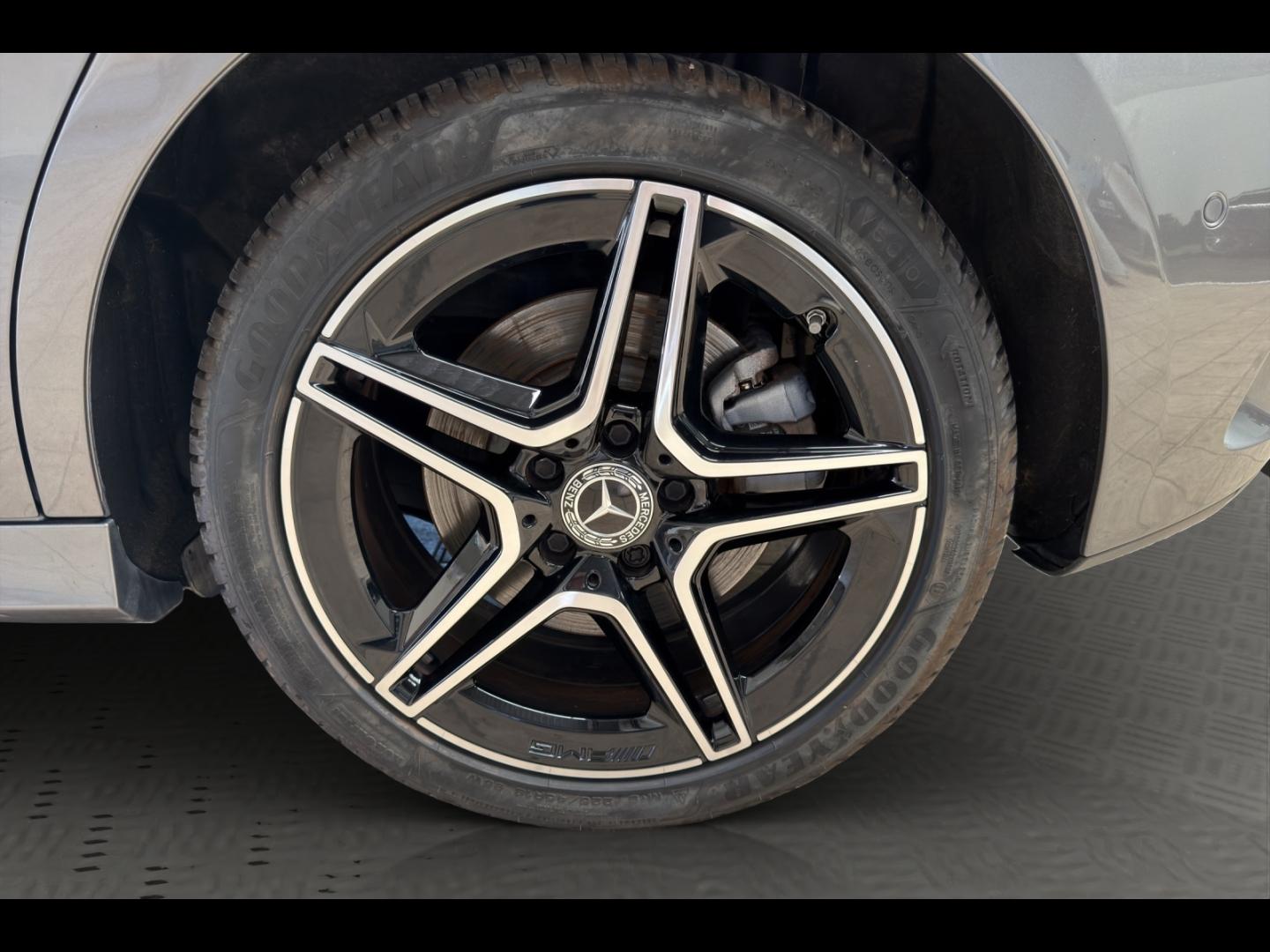 Image MERCEDES-BENZ Classe A 250 e 163+109ch AMG Line 8G-DCT