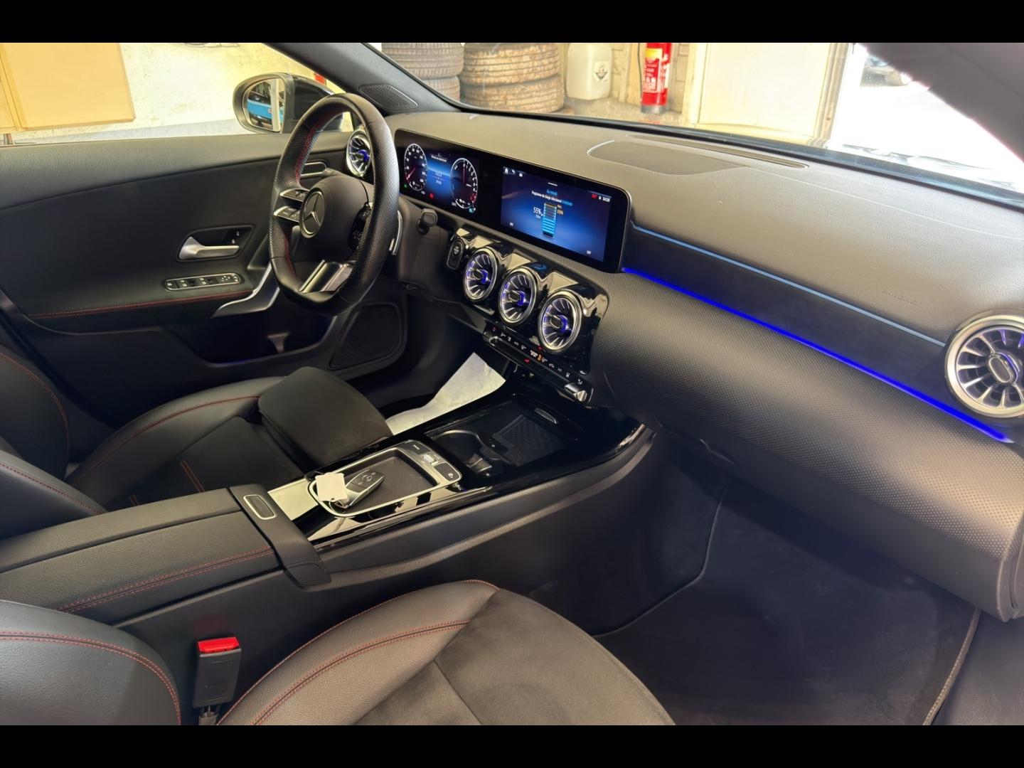 Image MERCEDES-BENZ Classe A 250 e 163+109ch AMG Line 8G-DCT