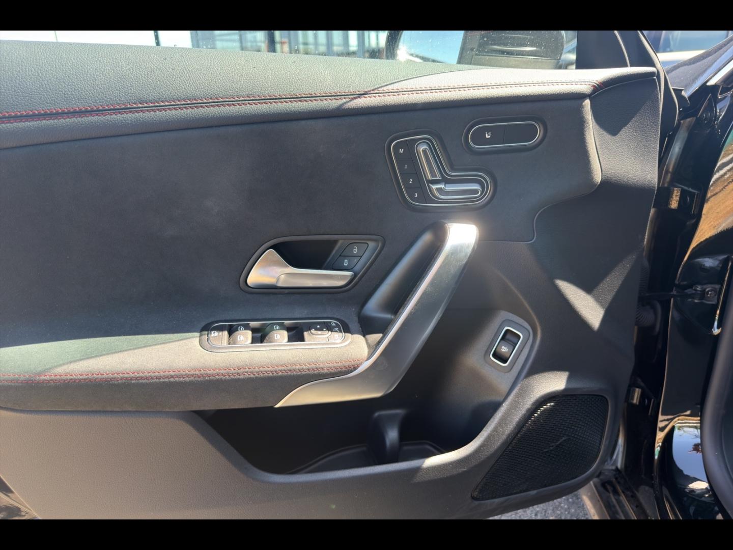 Image MERCEDES-BENZ CLA 200 d 150ch AMG Line 8G-DCT