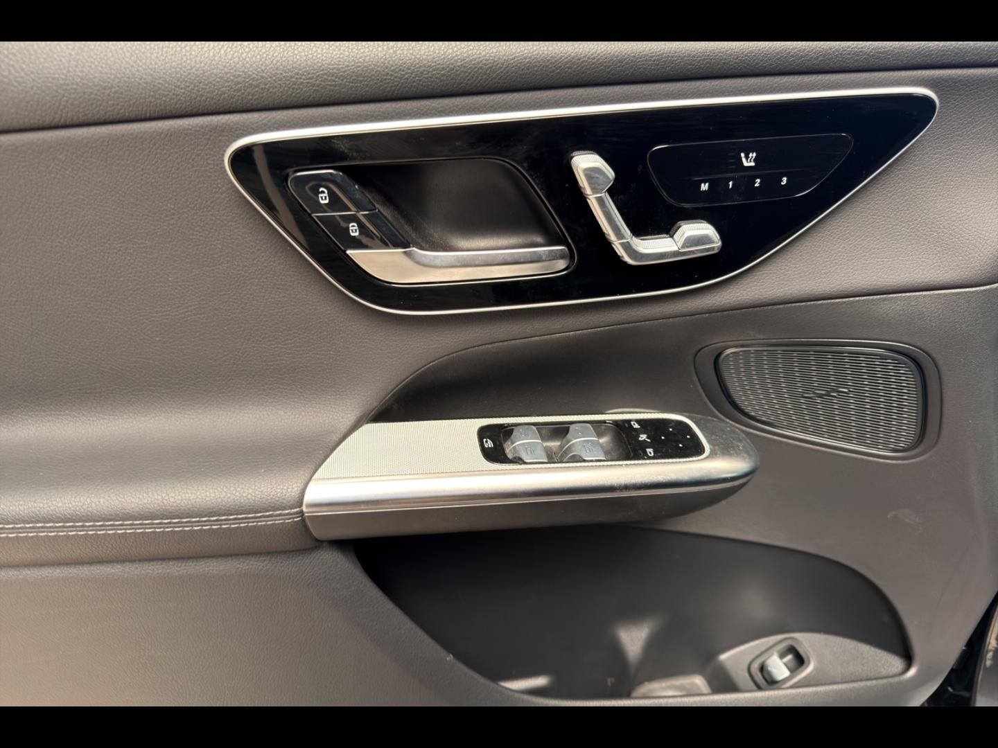 Image MERCEDES-BENZ GLC 220 d 197ch Business Line 4Matic 9G-Tronic