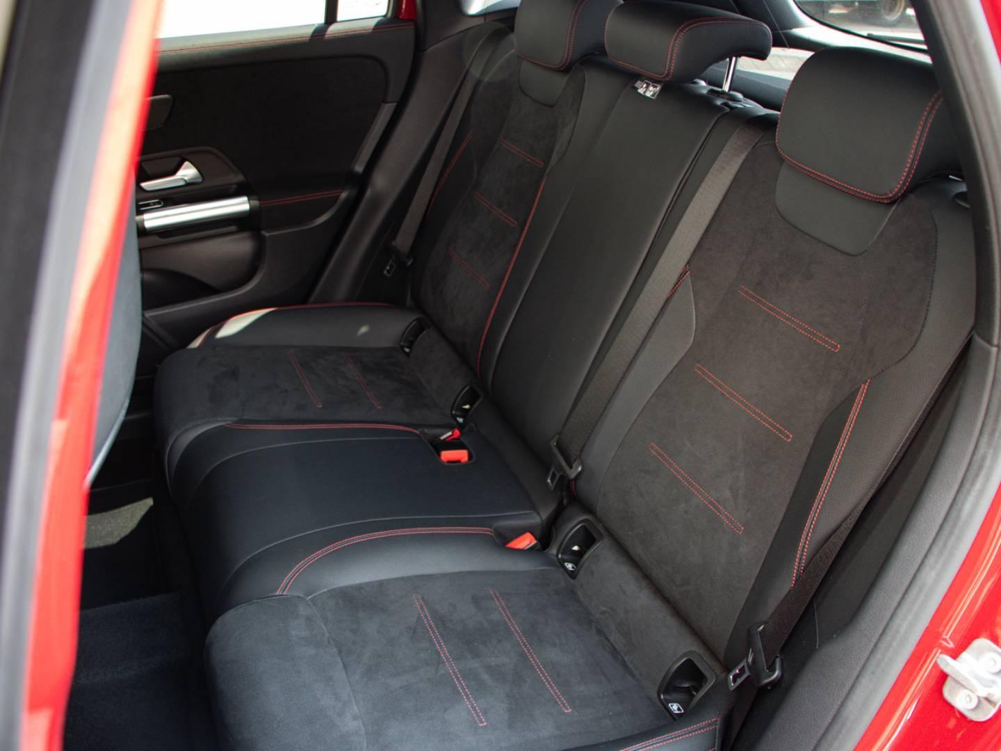 Image MERCEDES-BENZ GLA 250 e 218ch AMG Line 8G-DCT