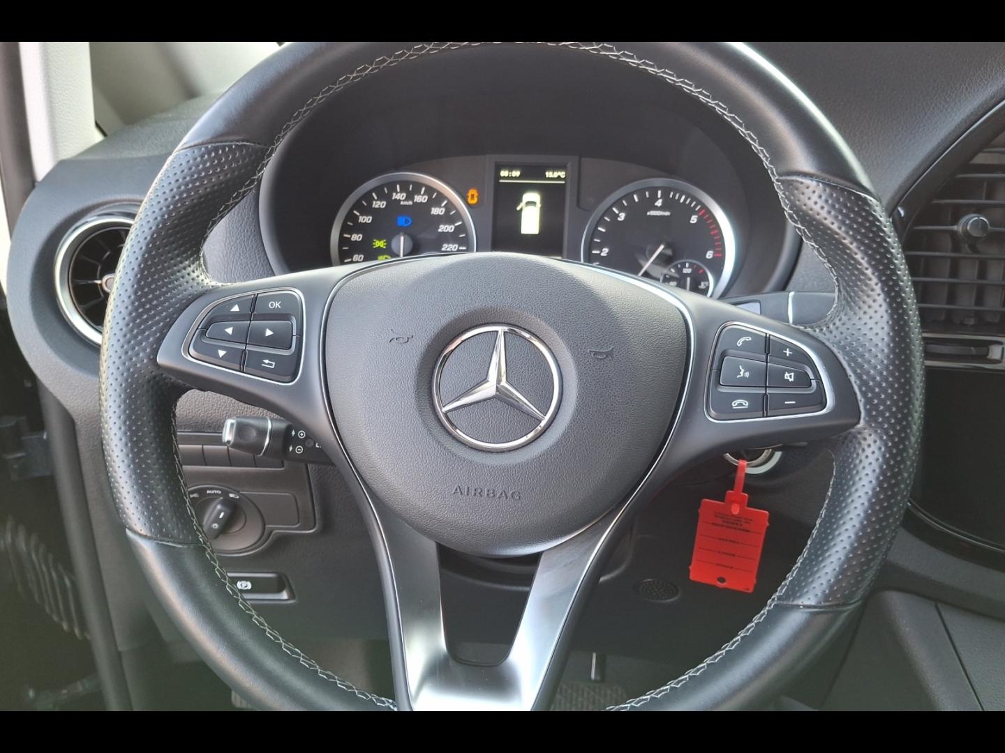 Image MERCEDES-BENZ Vito Fg 119 CDI Mixto Long Pro Propulsion 9G-Tronic 4X4  42000 ? HT