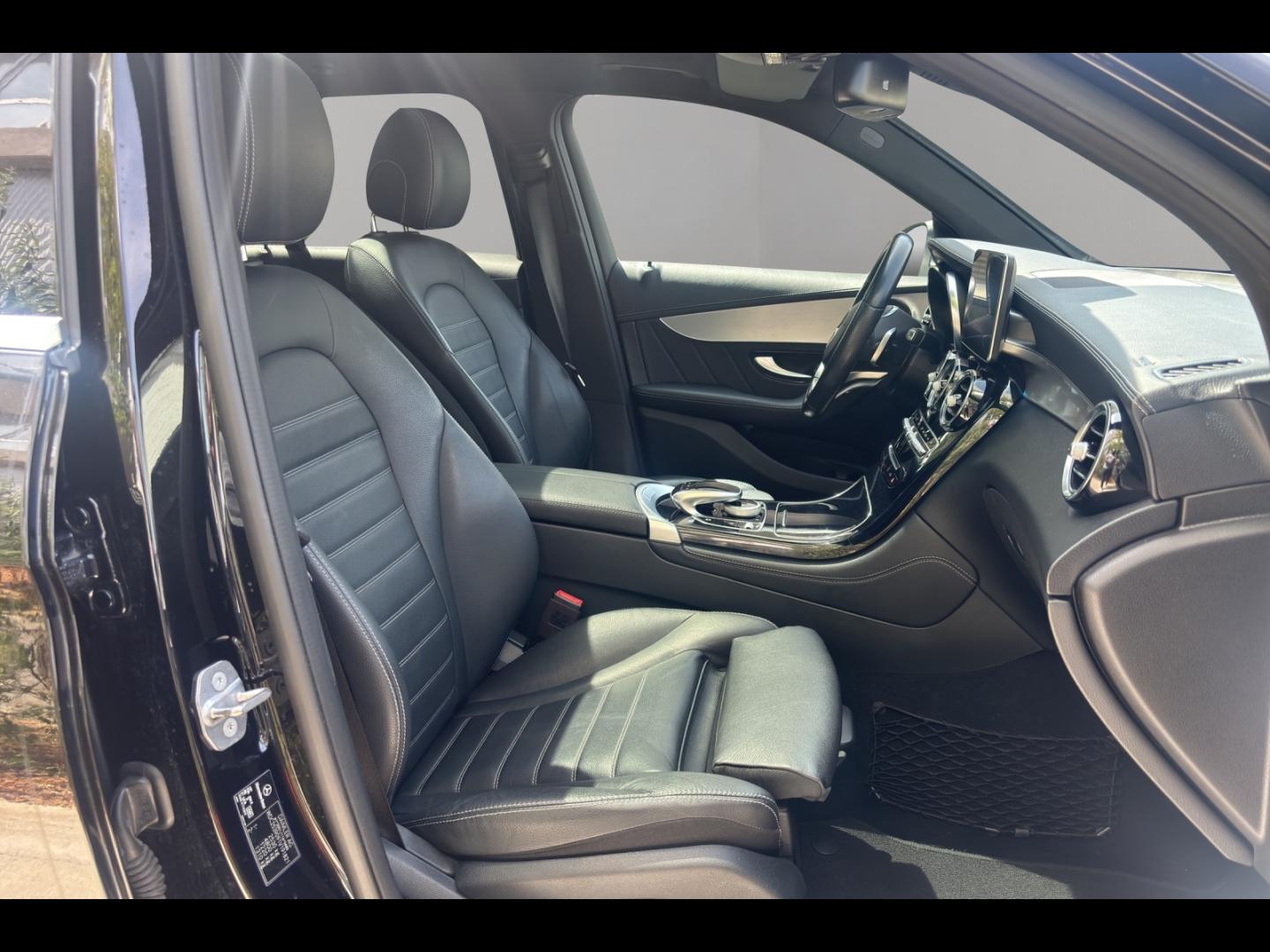 Image MERCEDES-BENZ GLC 250 d 204ch Sportline 4Matic 9G-Tronic Euro6c