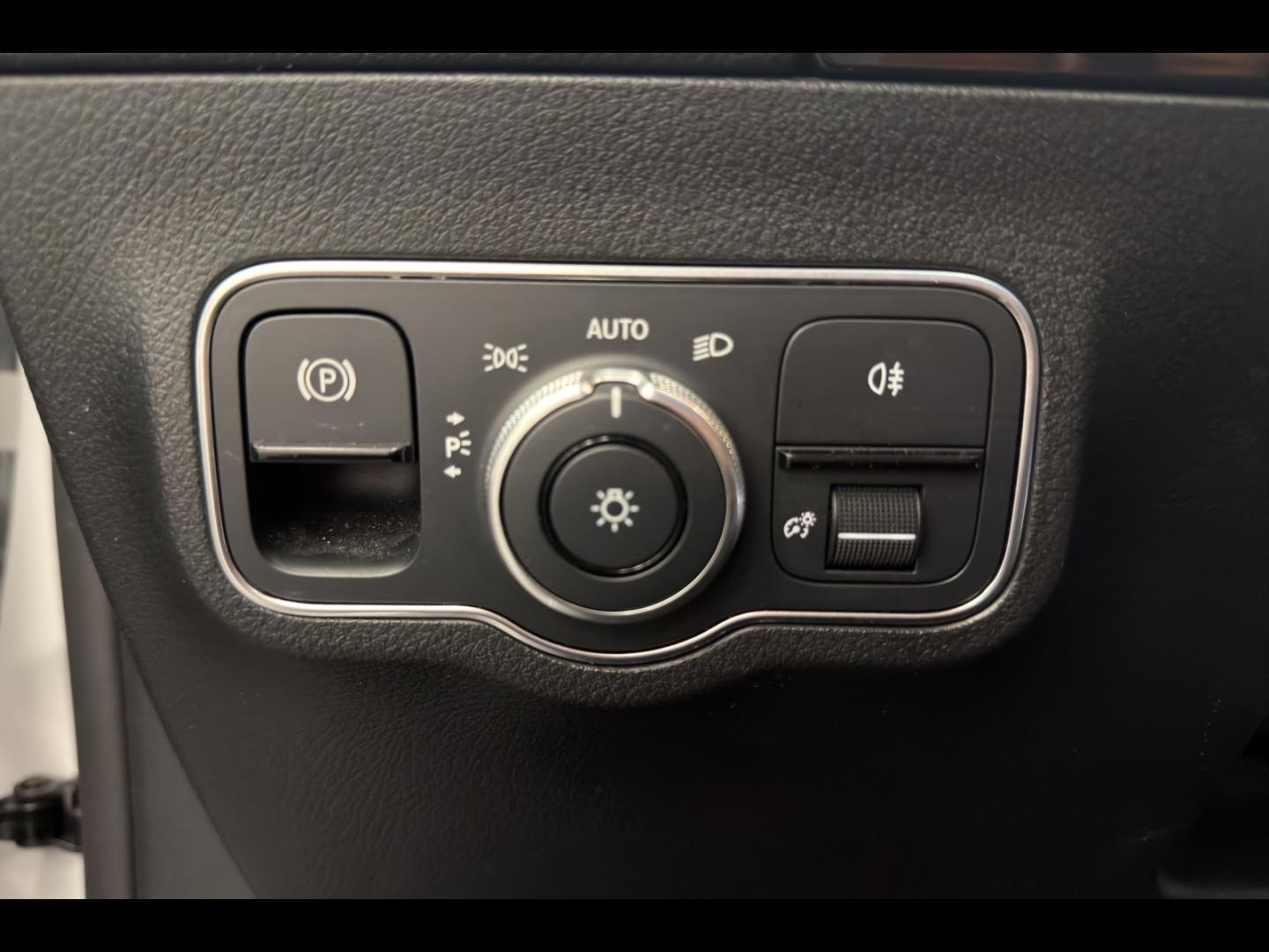 Image MERCEDES-BENZ GLA 200 163ch AMG Line 7G-DCT