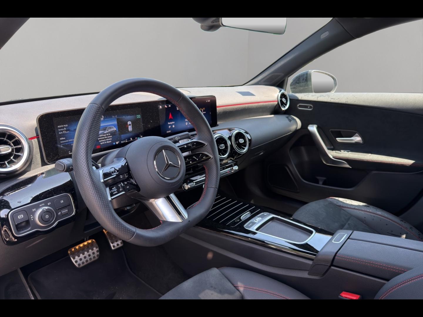 Image MERCEDES-BENZ Classe A 180 d 116ch AMG Line 8G-DCT