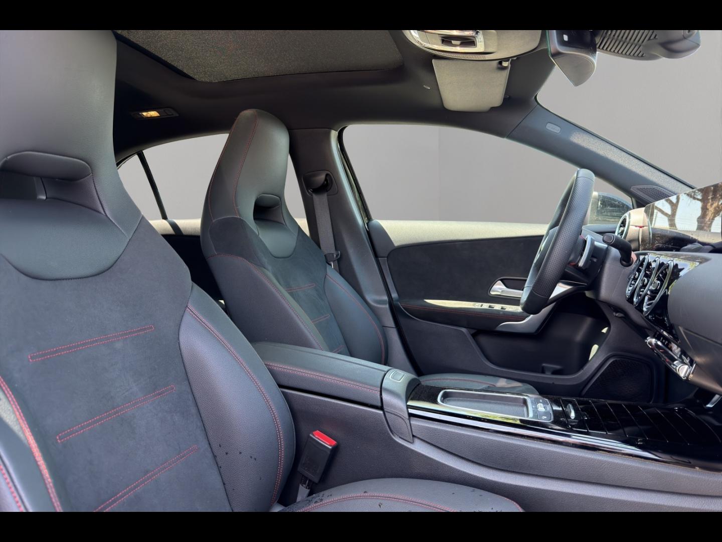 Image MERCEDES-BENZ Classe A 180 d 116ch AMG Line 8G-DCT