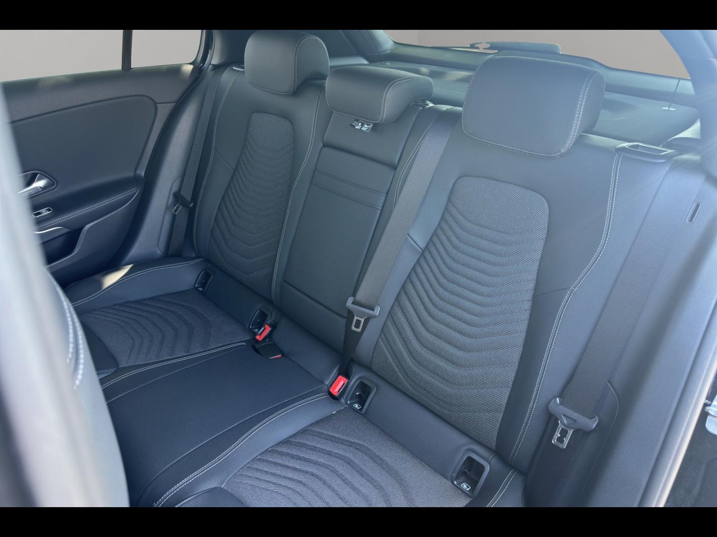 Image MERCEDES-BENZ Classe A 180 d 116ch Progressive Line 8G-DCT