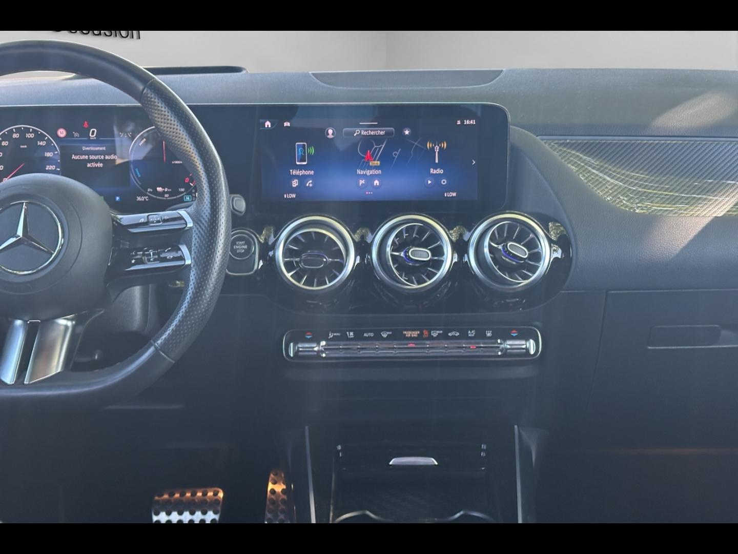Image MERCEDES-BENZ GLA 250 e 218ch AMG Line 8G-DCT