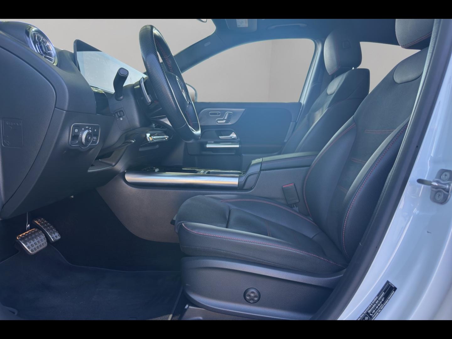 Image MERCEDES-BENZ GLA 250 e 218ch AMG Line 8G-DCT