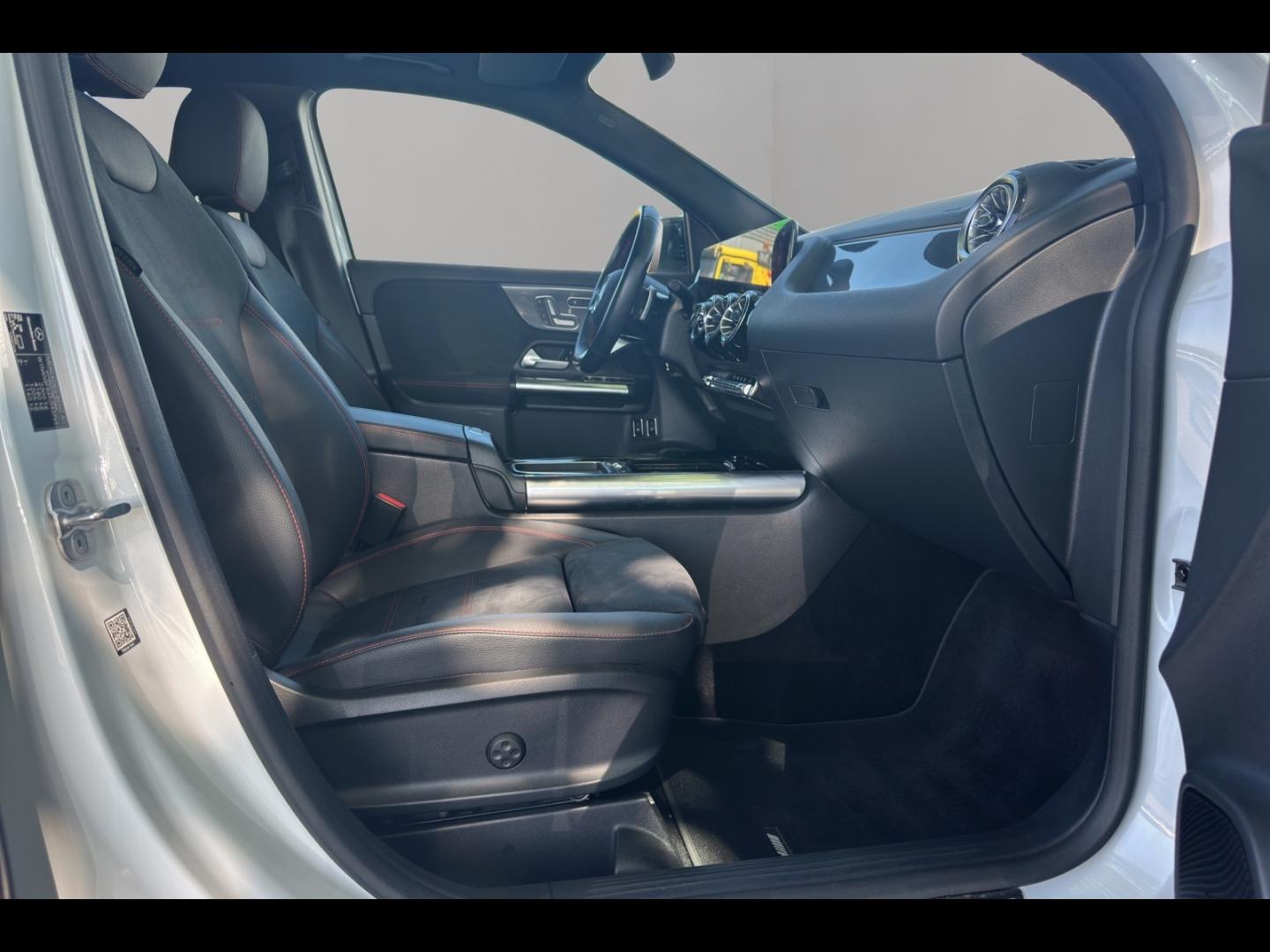 Image MERCEDES-BENZ GLA 250 e 218ch AMG Line 8G-DCT