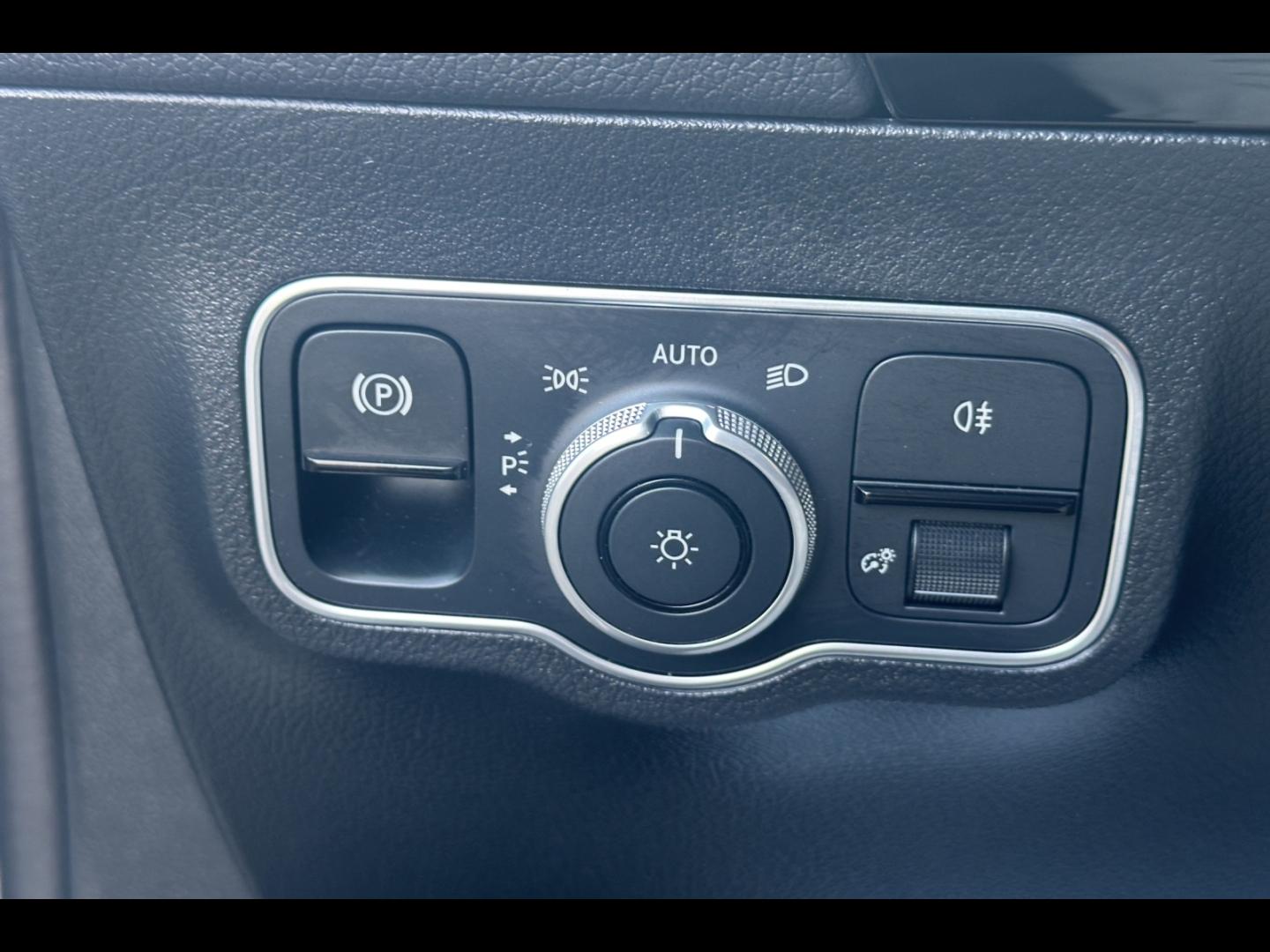 Image MERCEDES-BENZ Classe B 250 e Hybrid EQ 163+109ch AMG Line 8G-DCT