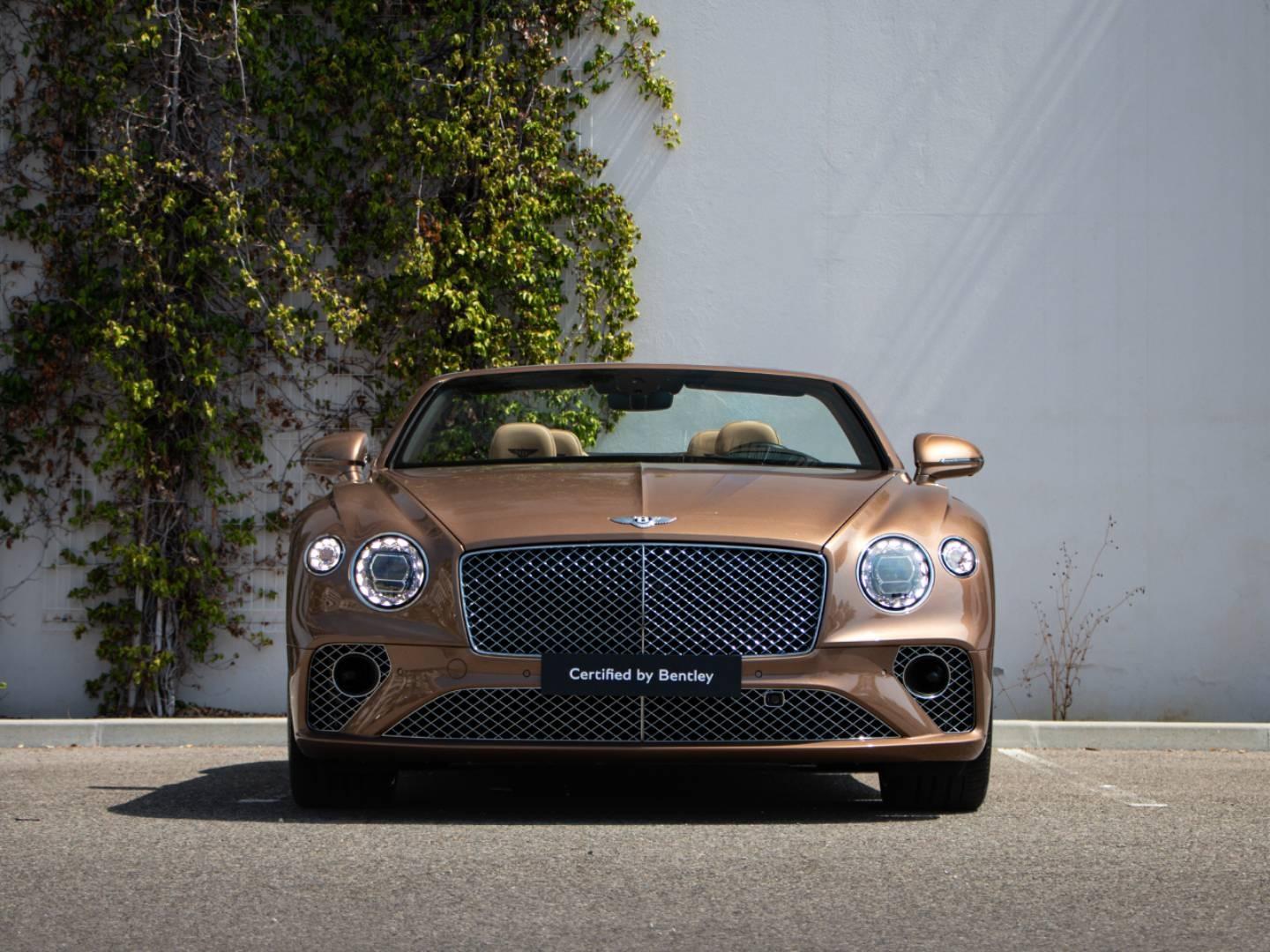 Photo BENTLEY CONTINENTAL GTC Azure V8 4.0 550ch