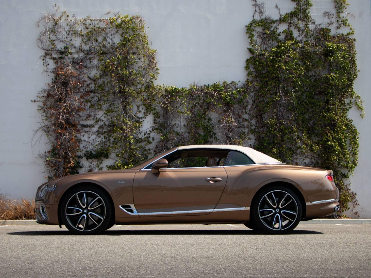 Image BENTLEY CONTINENTAL GTC Azure V8 4.0 550ch