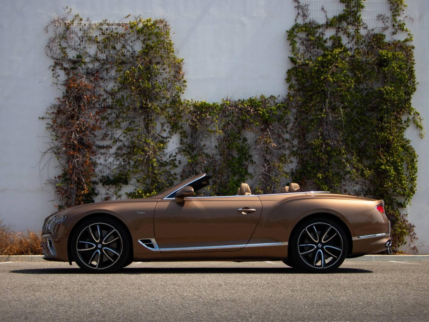 Image BENTLEY CONTINENTAL GTC Azure V8 4.0 550ch