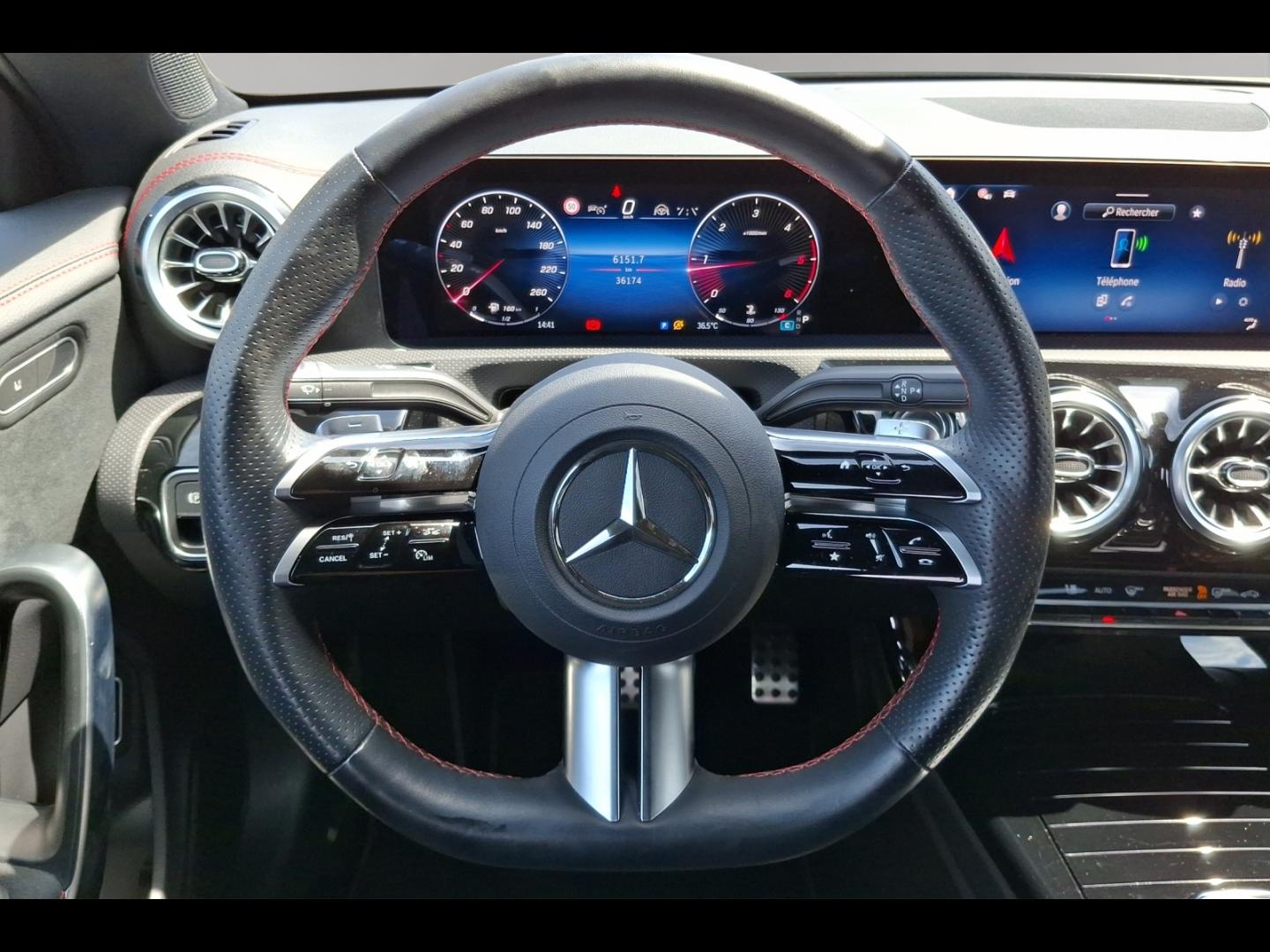Image MERCEDES-BENZ CLA 200 d 150ch AMG Line 8G-DCT