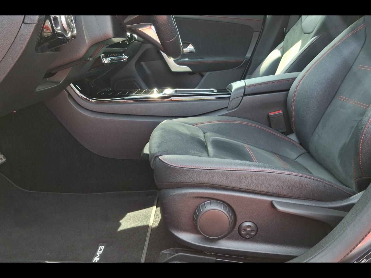Image MERCEDES-BENZ CLA 200 d 150ch AMG Line 8G-DCT