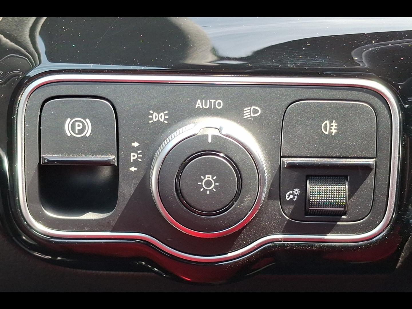 Image MERCEDES-BENZ CLA 200 d 150ch AMG Line 8G-DCT