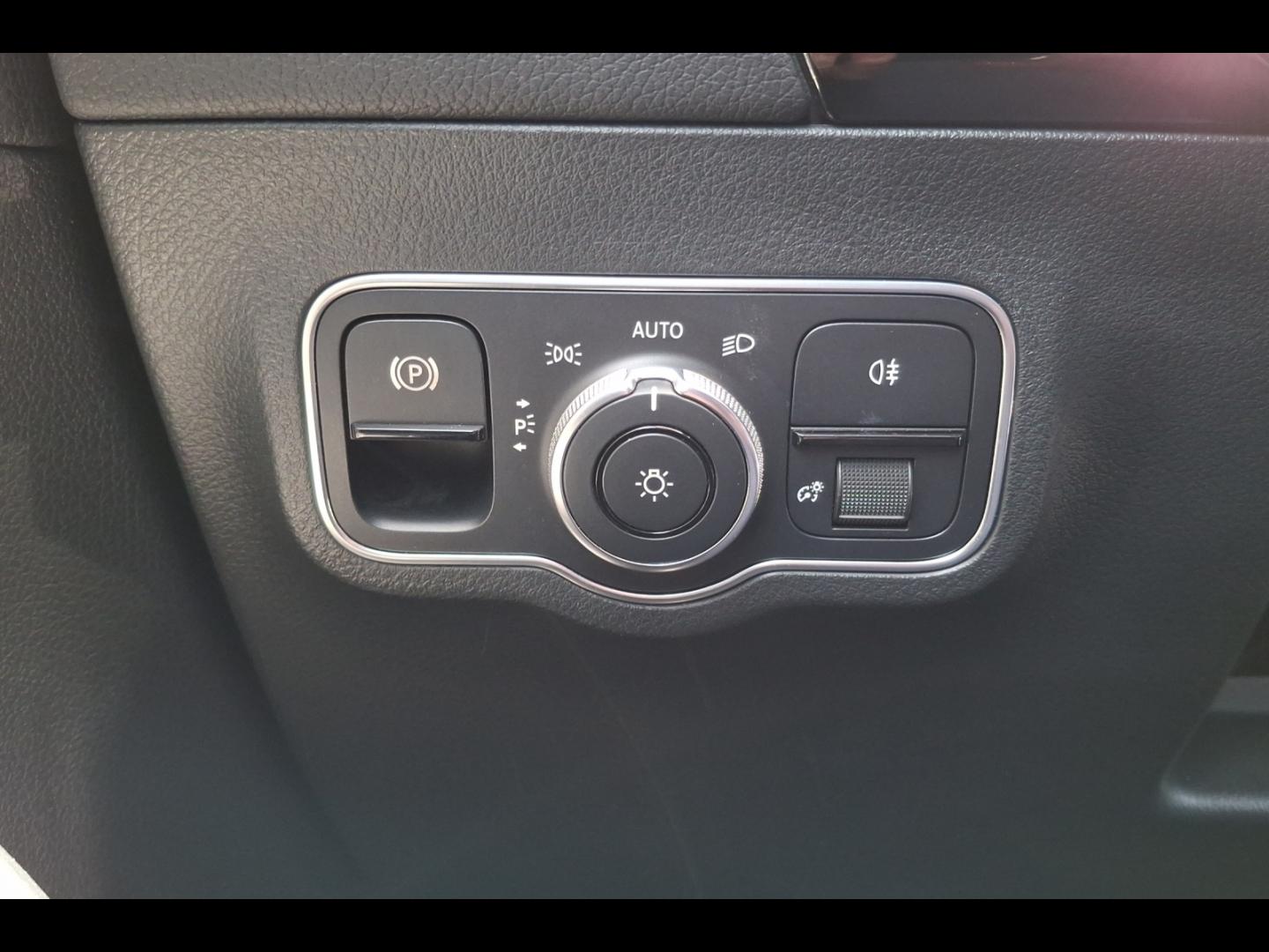 Image MERCEDES-BENZ GLA 200 d 150ch Progressive Line 8G-DCT