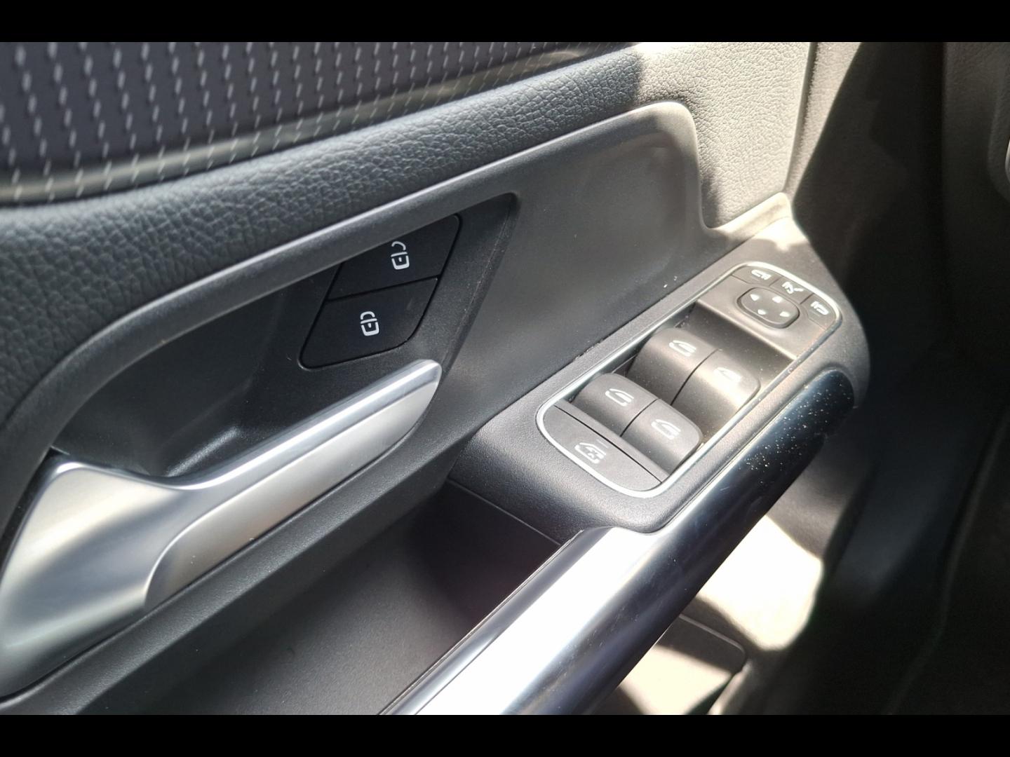Image MERCEDES-BENZ GLA 200 d 150ch Progressive Line 8G-DCT