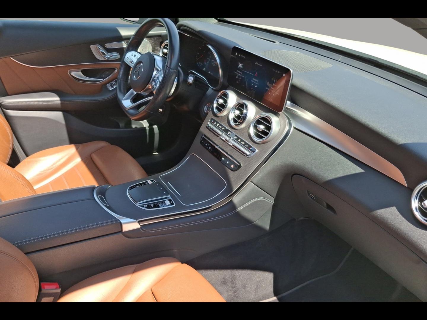 Image MERCEDES-BENZ GLC Coupé 300 de 194+122ch AMG Line 4Matic 9G-Tronic