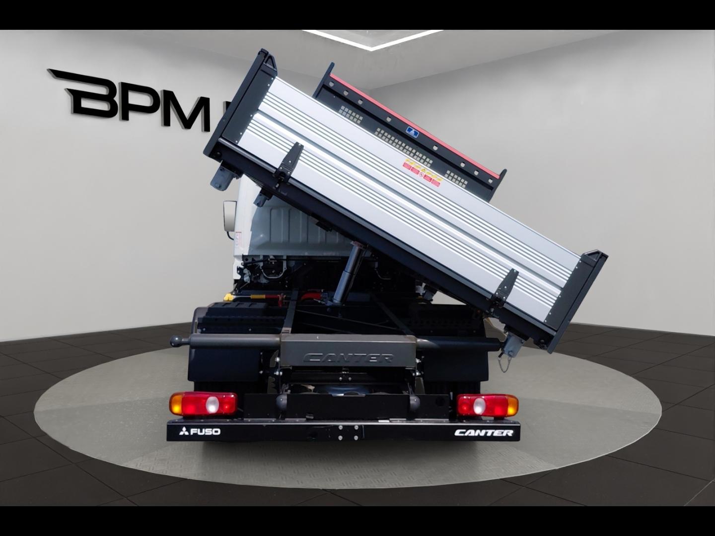 Image FUSO Canter CCb 3C15 Empattement 28 TRI-BENNE SCATTOLINI