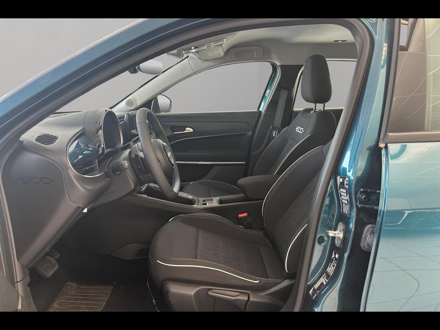 Image FIAT 600 1.2 Hybrid Turbo 145ch Pop eDCT6 Step 2