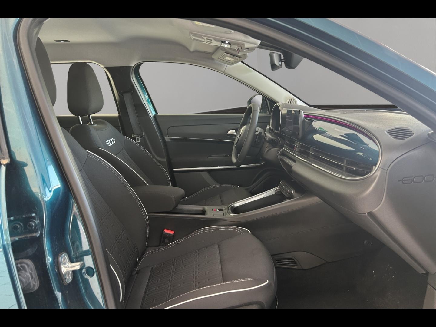Image FIAT 600 1.2 Hybrid Turbo 145ch Pop eDCT6 Step 2