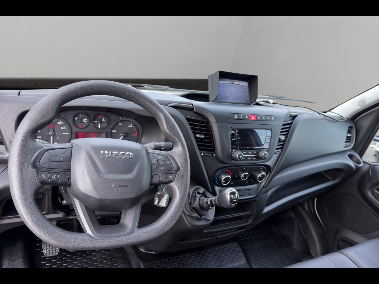 Image IVECO Daily CCb 35-160H / 3.0 160CH / BENNE & COFFRE / 35C16 / 2024 /