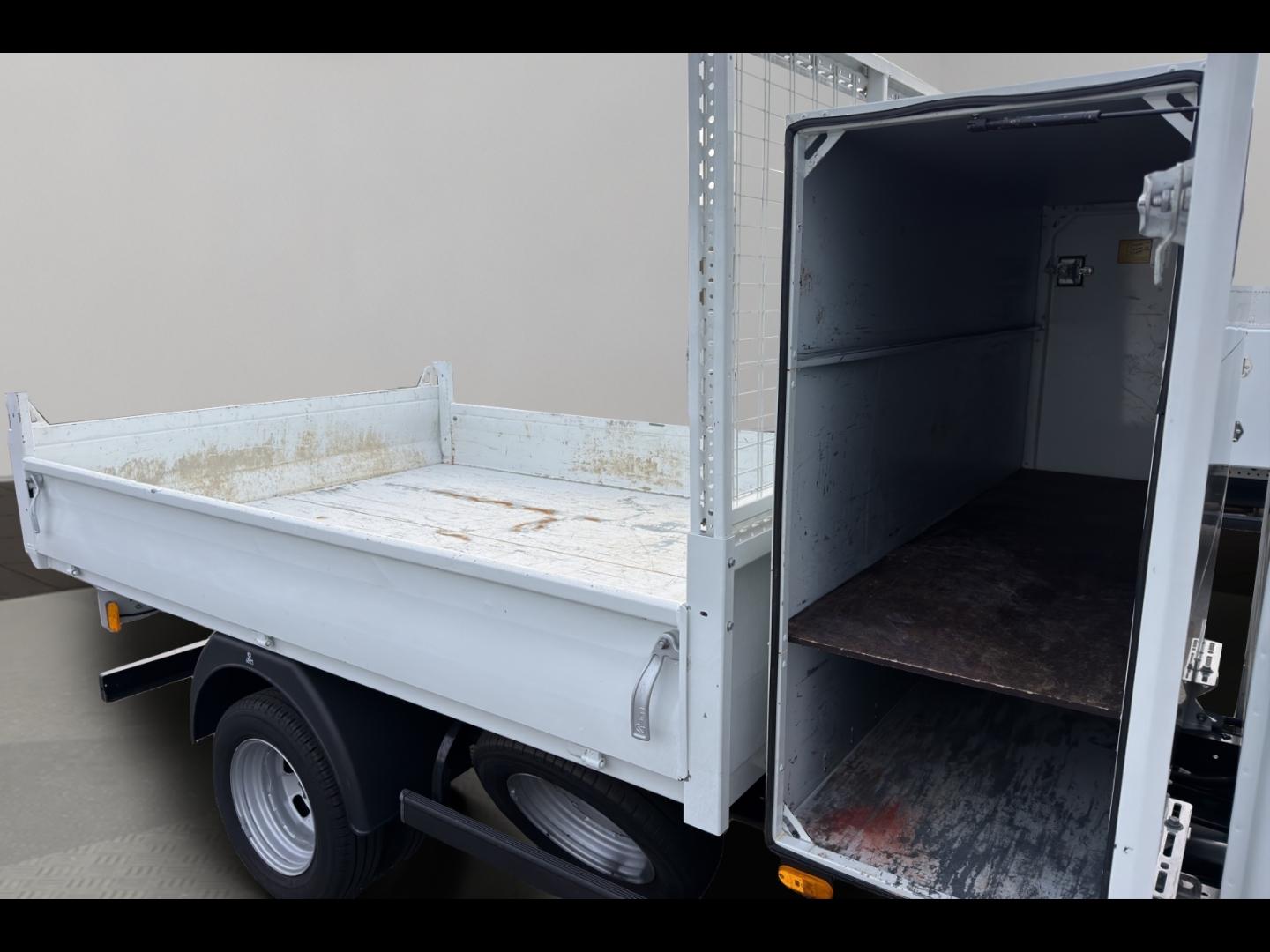 Image IVECO Daily CCb 35-160H / 3.0 160CH / BENNE & COFFRE / 35C16 / 2024 /