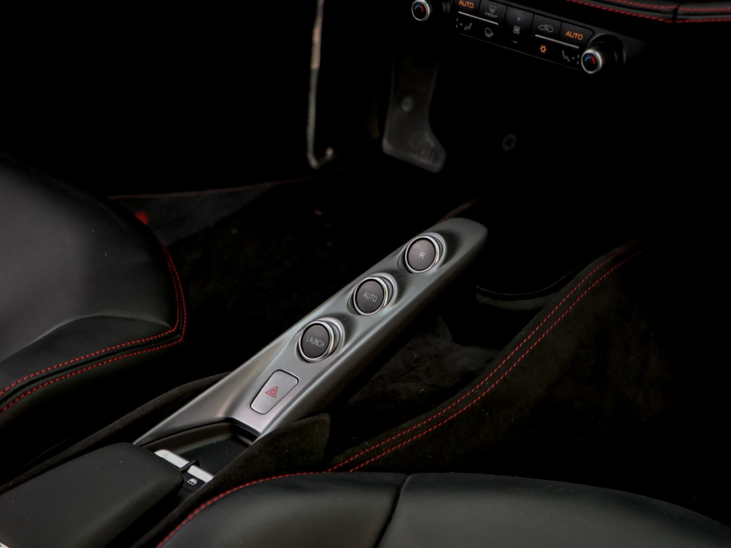 Image FERRARI F8 TRIBUTO V8 BITURBO 3.9
