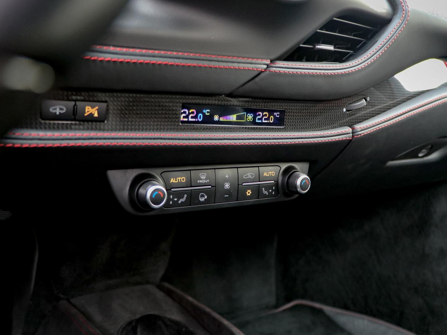 Image FERRARI F8 TRIBUTO V8 BITURBO 3.9