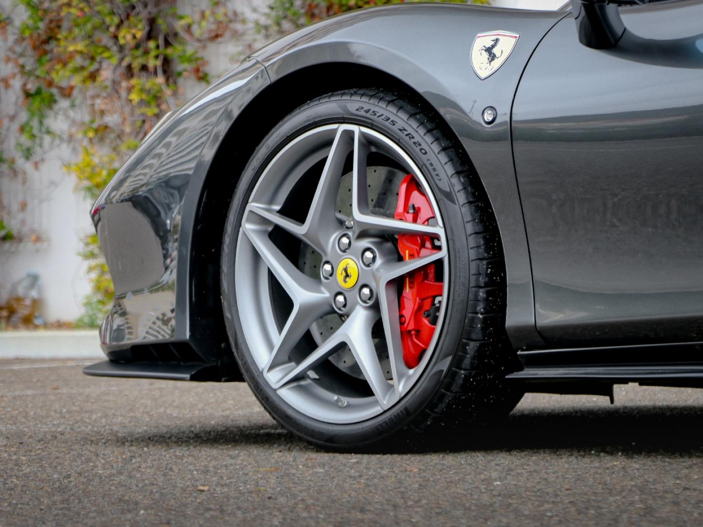 Image FERRARI F8 TRIBUTO V8 BITURBO 3.9