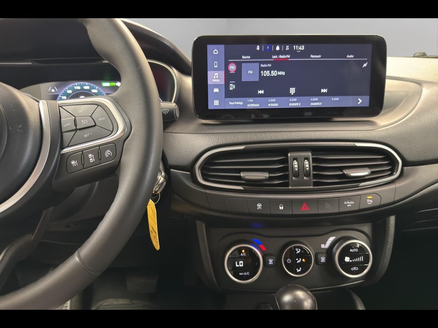 Image FIAT Tipo Cross SW 1.5 FireFly Turbo 130ch S/S Plus Hybrid DCT7 MY22