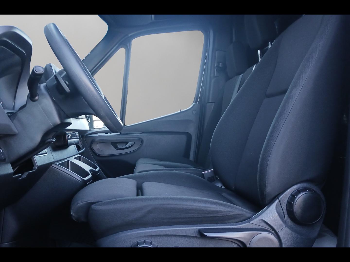 Image MERCEDES-BENZ Sprinter Fg 515 CDI 43 3T5 Base 9G-Tronic