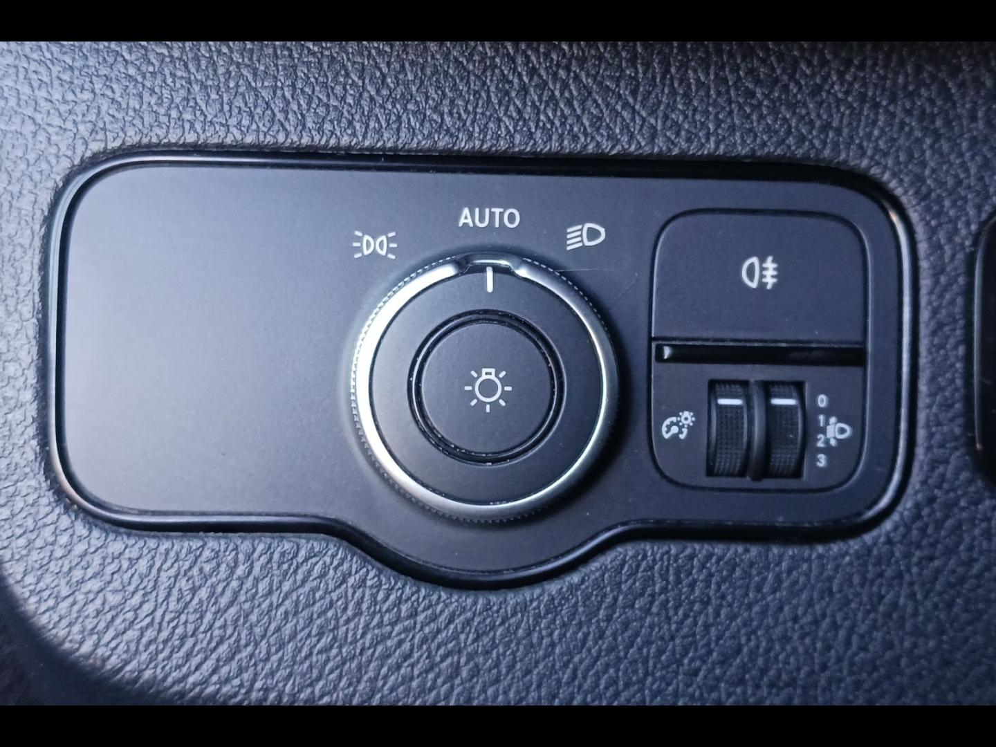 Image MERCEDES-BENZ Sprinter Fg 515 CDI 43 3T5 Base 9G-Tronic