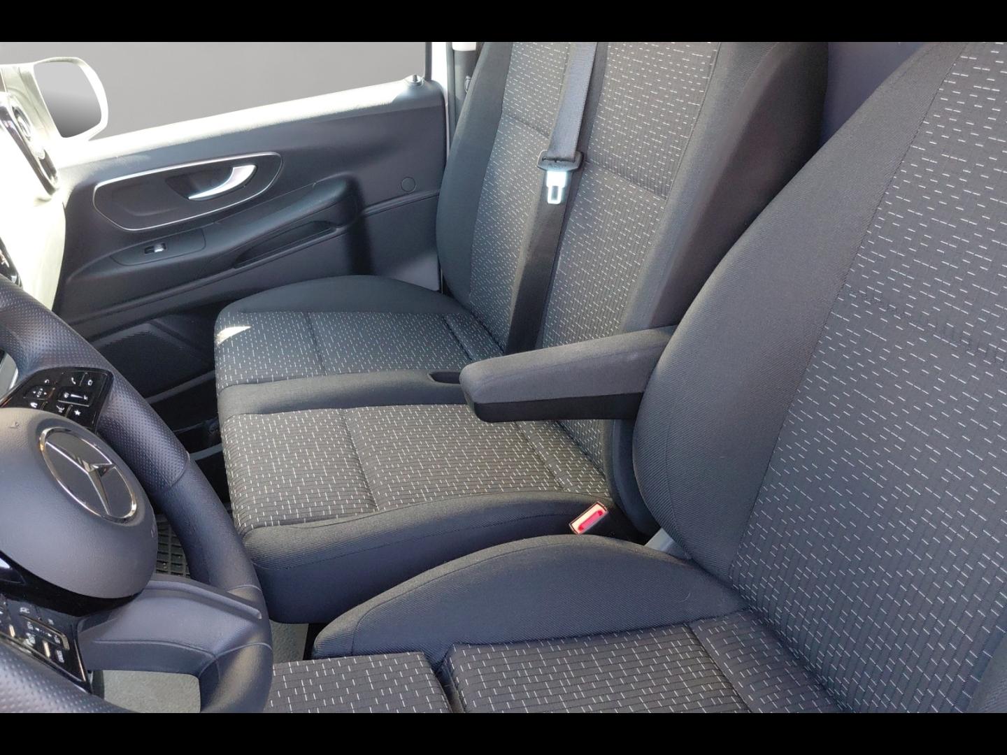 Image MERCEDES-BENZ Vito Fg 114 CDI Long Pro Propulsion