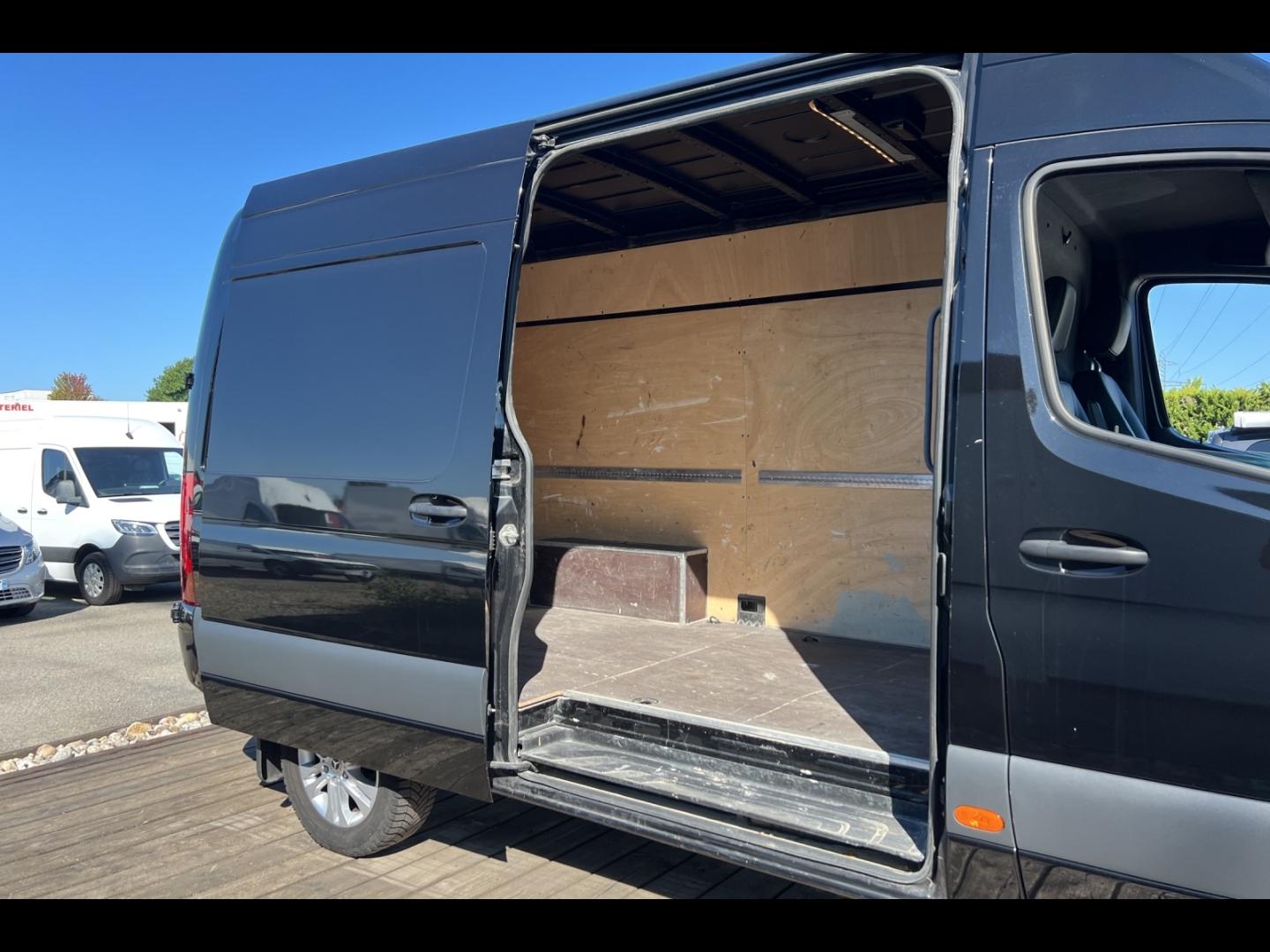 Image MERCEDES-BENZ Sprinter Fg 319 CDI 37 3T5 Select Propulsion Lourd 9G-Tronic