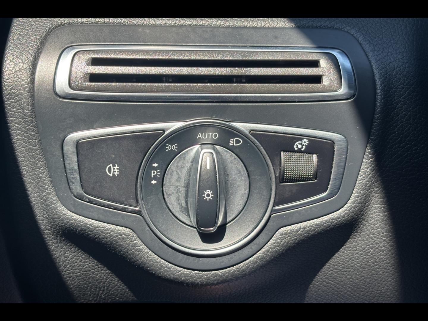 Image MERCEDES-BENZ Classe C Break 300 de 194+122ch AMG Line 9G-Tronic
