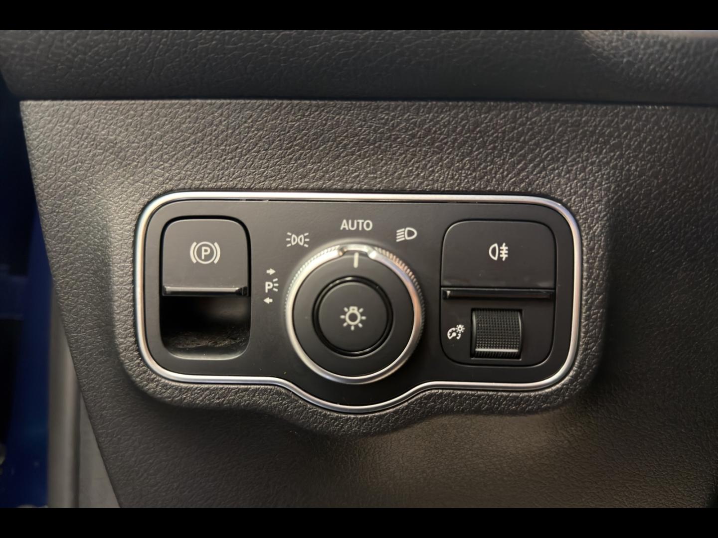 Image MERCEDES-BENZ GLB 200d 150ch Business Line 8G DCT