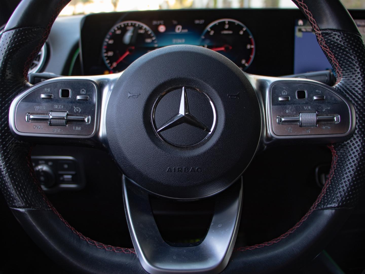 Image MERCEDES-BENZ GLB 220d 190ch AMG Line 4Matic 8G DCT
