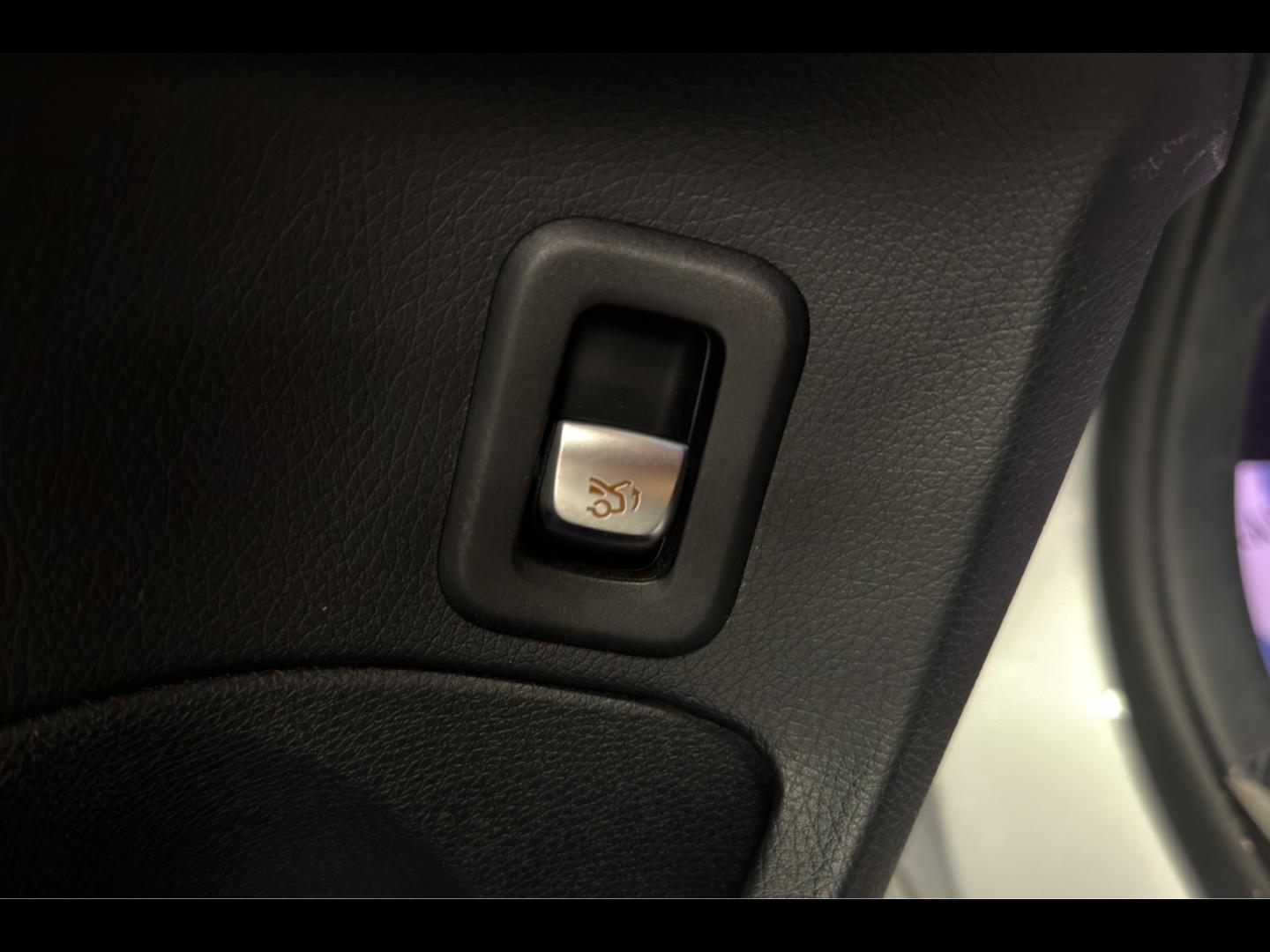 Image MERCEDES-BENZ Classe C 200 d 160ch Avantgarde Line 9G-Tronic